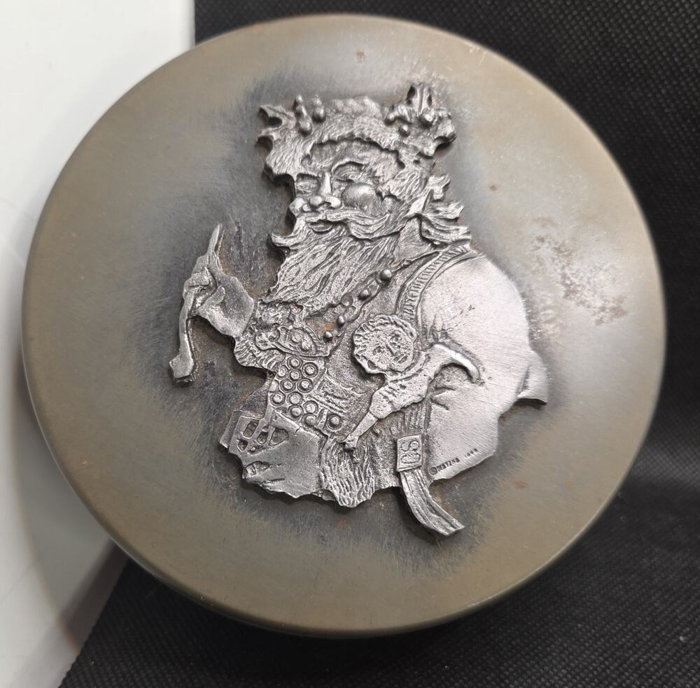 Vintage METZKE Round Silver Metal Tin With Pewter Santa Lid 5" Christmas Holiday